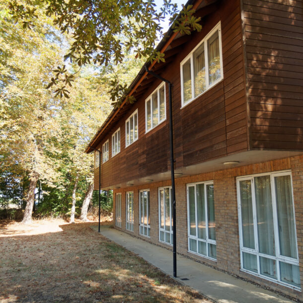 Photo of one of the buildings that make up Selwyn Hall School